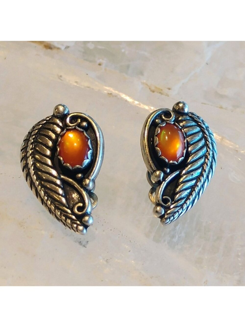 Vtg Wheeler Manufacturing Native Sterling Silver Orange MOP Clip-on Earrings